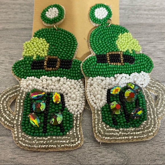 🎉💚St Patty’s Day Beaded Mug Earrings - Picture 1 of 1